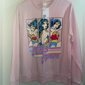 H&M Light Pink Wonder Woman Graphic Crewneck Sweatshirt Small